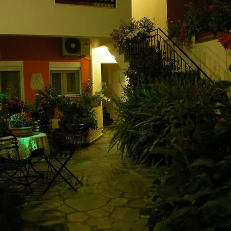 Muses Apartment Neos Marmaras