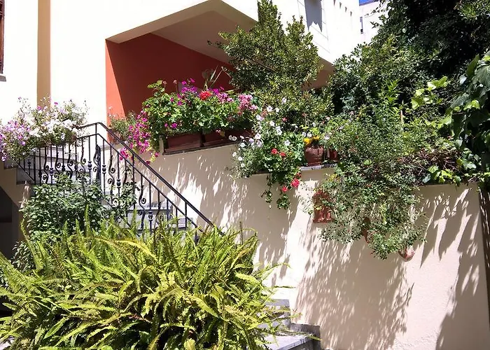 Muses * Néos Marmarás