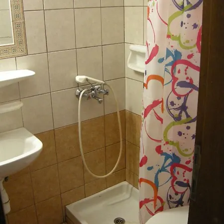 Muses نيوس مارماراس